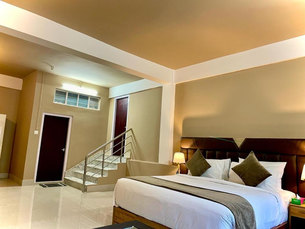 La Colline Resort Kohima Exteriér fotografie