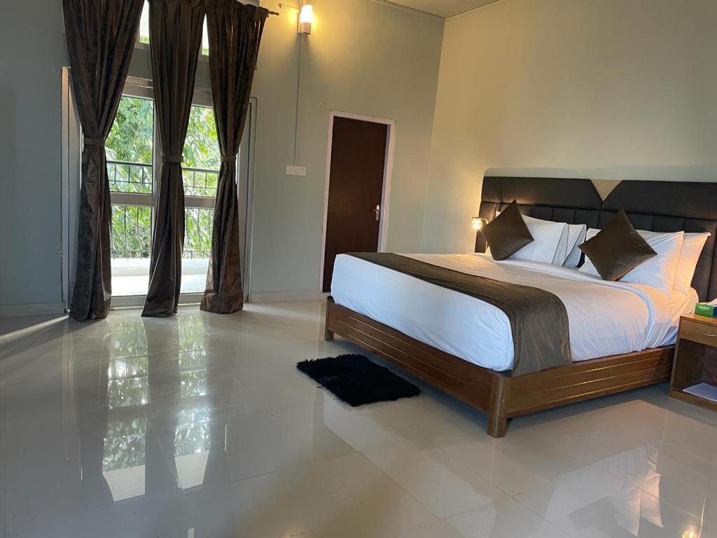 La Colline Resort Kohima Exteriér fotografie